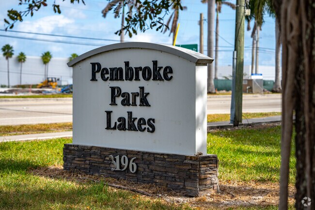 Signage for Pembroke Park Lakes.