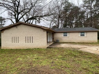 505 Pearson Dr, Jackson, TN 38305