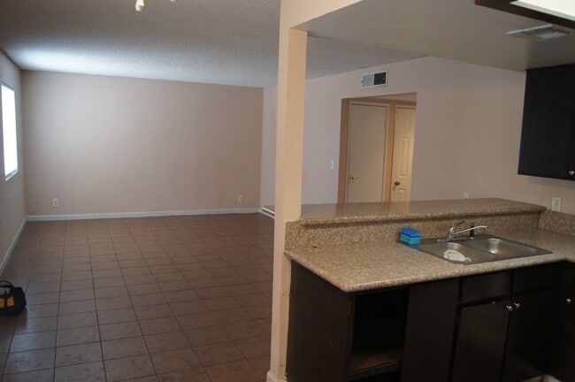 2304 Saturn Ave unit C, North Las Vegas, NV 89030 - photo 3