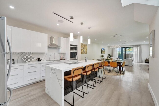 1101 NE 16th Terrace, Fort Lauderdale, FL 33304 - photo 2