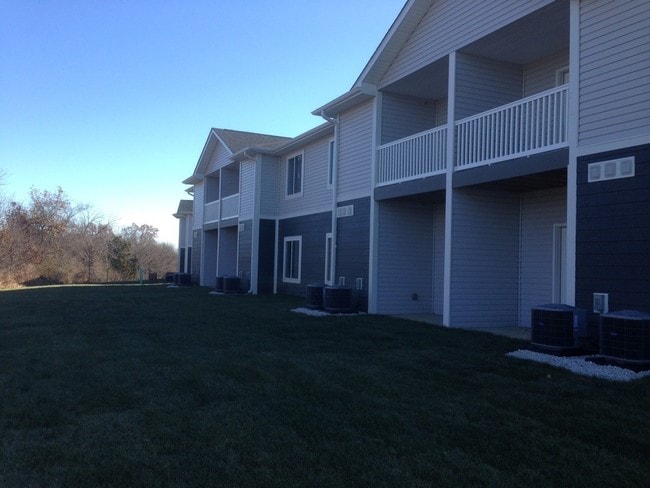 Pinecrest Apartments, Dardenne Prairie, MO 63368 - photo 3