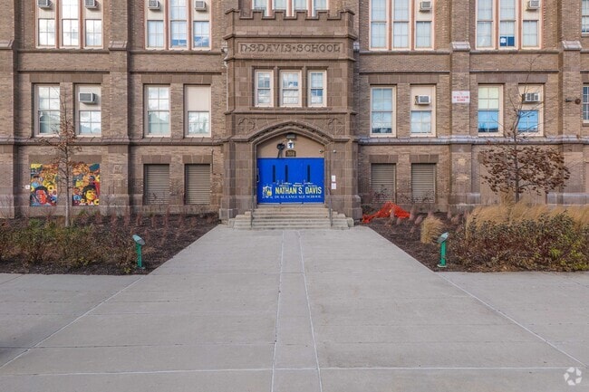 Davis N Elementary School creates an inspiring atmosphere for learning.