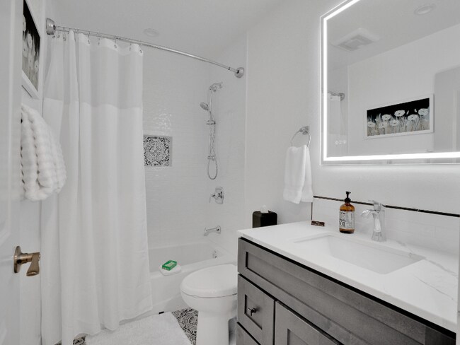 2108 Valente Cir, Martinez, CA 94553 - photo 7