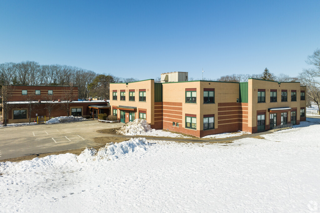 Waldo T. Skillin Elementary School side view