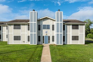 3930 SW Twilight Dr, Topeka, KS 66614