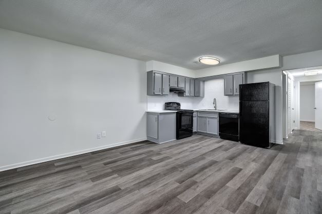 Dogwood - Living Room & Kitchen