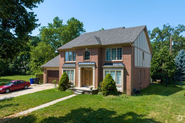 Contemporary home in the Gold Coast neighborhood is a more recent addition to the neighborhood