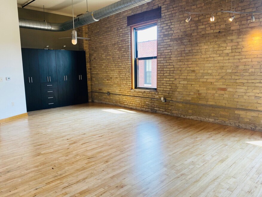 1017 S 2nd St unit 403, Milwaukee, WI 53204 - photo 1