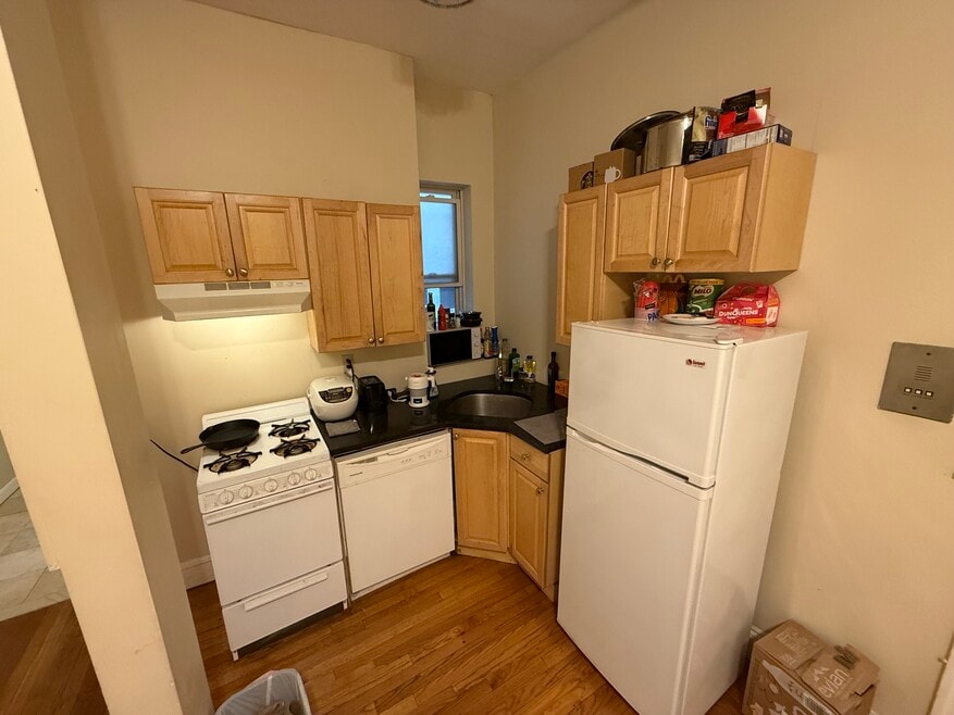1213 Commonwealth Ave unit 3, Boston, MA 02134 - photo 1
