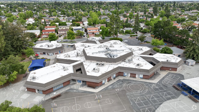 Murdock-Portal Elementary School educates around 580 students in Kindergarten through 5th grade.