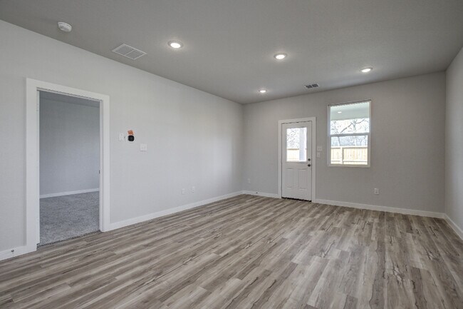 10722 Fairchild Way, San Antonio, TX 78109 - photo 6