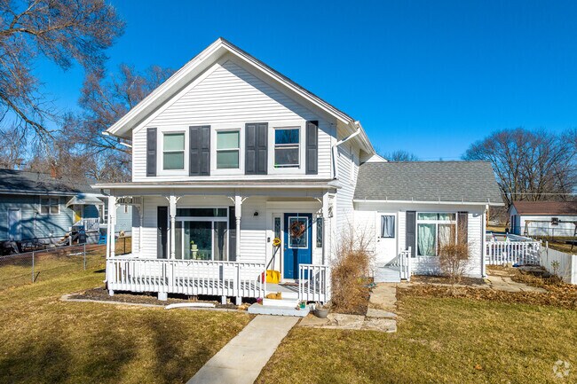 Historic homes in De Soto are well-maintained and show off their unique style.