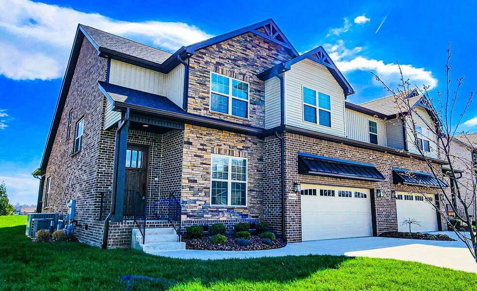Elegant All-Brick Townhome in a Gated Comm...