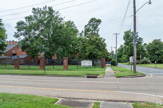 Grace Episcopal School in Monroe, LA nurtures a supportive environment.