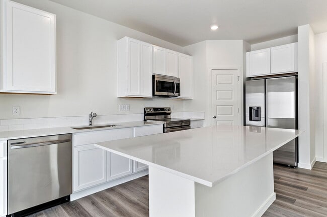 3800 Pinnacles St, Evans, CO 80620 - photo 6