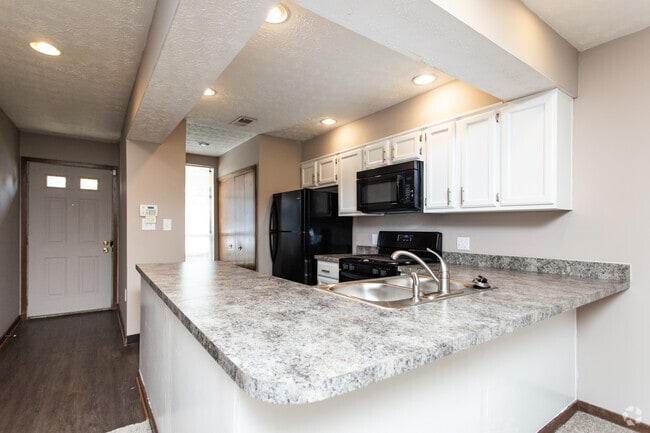 2BR, 1.5BA - 1,052 SF