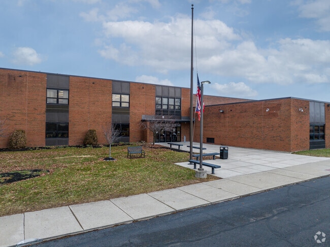 Hopewell Junior School
Public Middle School
West Chester, Ohio