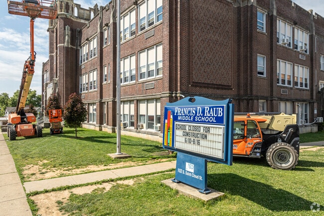 Francis D Raub Middle School has 909 students in grades 6-8.