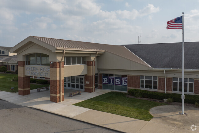 The main entrance to Winding Ridge Elementary School on E 46th St.