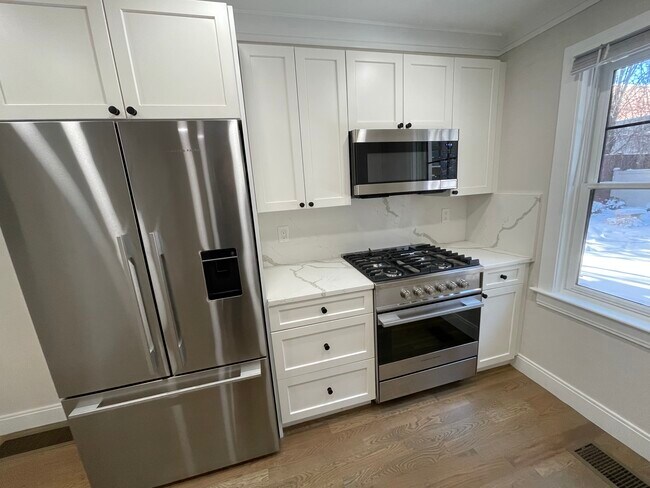 63 Hurley St unit 2, Cambridge, MA 02141 - photo 4