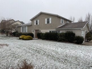 114 Hillcrest Acres, New Castle, PA 16102