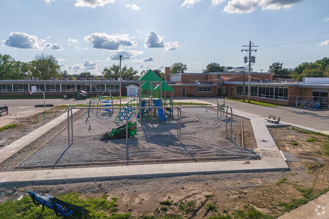 South Shores Elementary School has great academic opportunities for students.