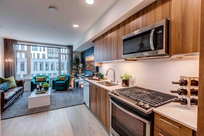 Marlowe, Seattle, WA 98121 - photo 2