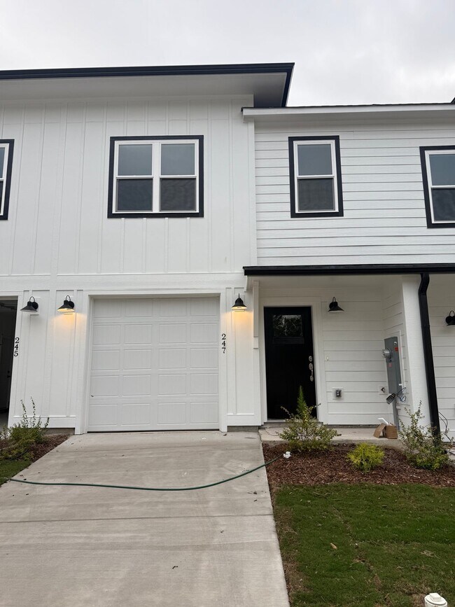 247 Townhome Ln, Southern Pines, NC 28387