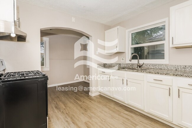 329 Pointview Ave, Dayton, OH 45405 - photo 7