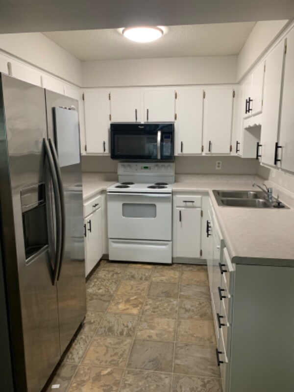 210 N 4th St Unit 3, Springfield, NE 68059