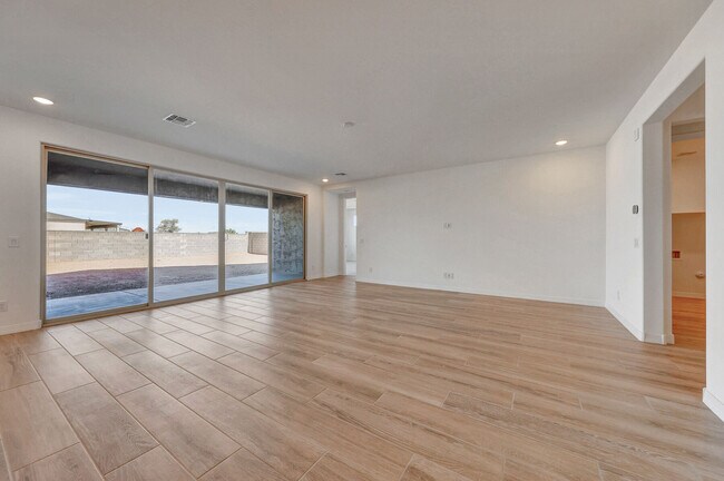 28886 N 174th Ln, Surprise, AZ 85387 - photo 7