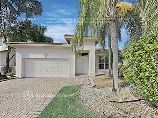 1422 SW 158th Ave, Pembroke Pines, FL 33027