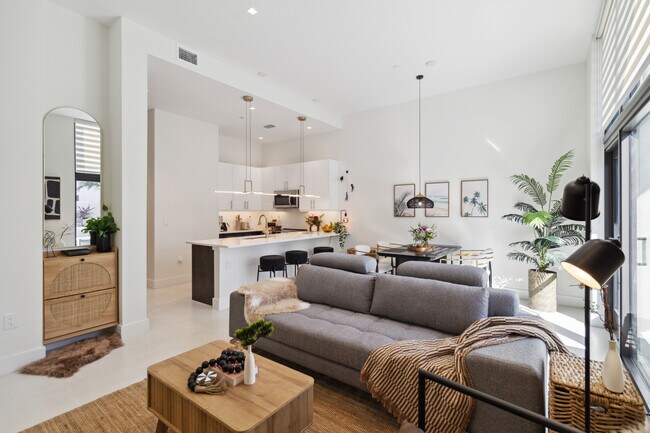 1558 4th St unit 208, Sarasota, FL 34236 - photo 4