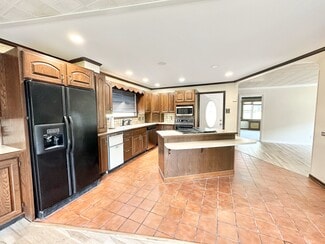 682 Bloom Rd, Danville, PA 17821