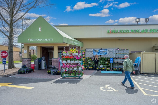 For groceries, Kings Food Market is located in downtown Old Greenwich.