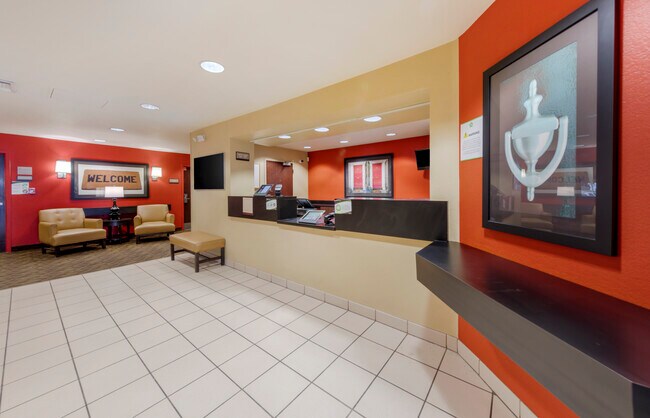 5050 Skylab Rd, Huntington Beach, CA 92647 - photo 6