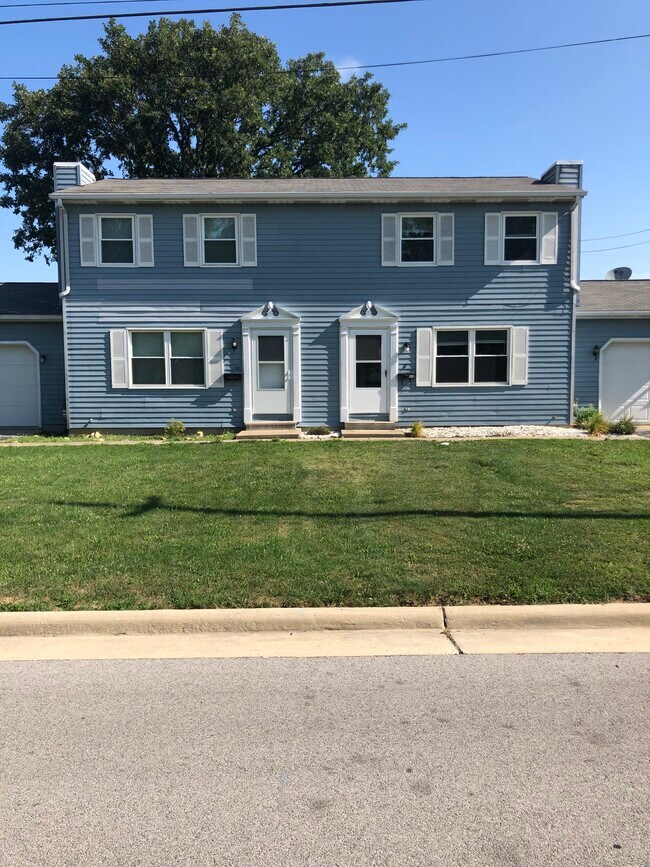 642 Arbor St unit 642, Fostoria, OH 44830 - photo 2