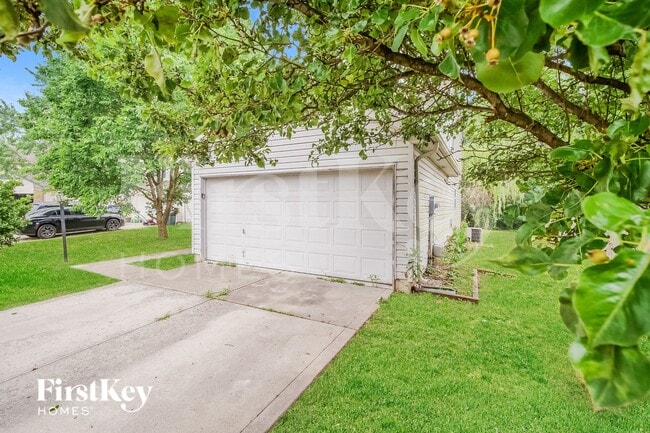 220 Woodstream Ct, Greenfield, IN 46140 - photo 3