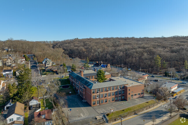 St. Cloud Elementary School is known for its warm and welcoming atmosphere.