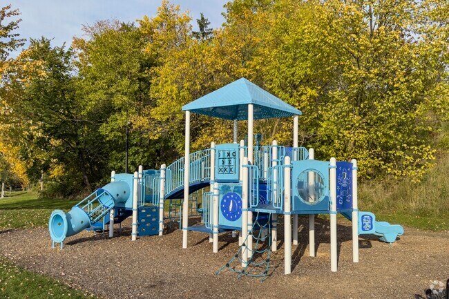 Children will love the playgrounds located throughout La Rez.