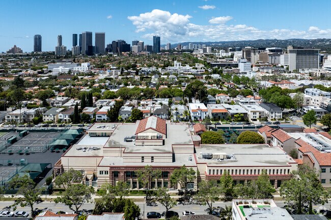 At Beverly Vista Elementary, 67% of students scored at or above the proficient level for math.