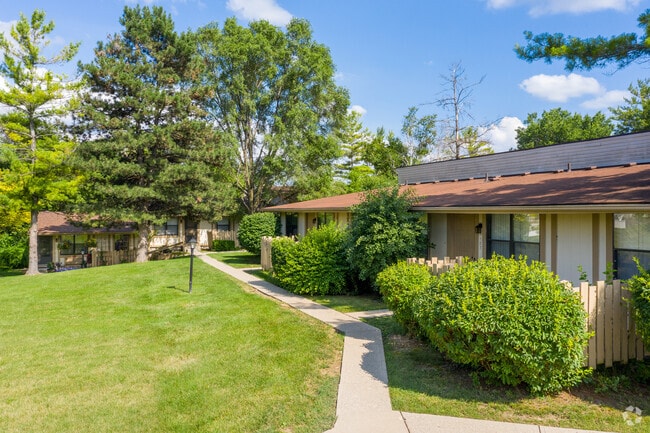 Randolph Court, Ann Arbor, MI 48108 - photo 2