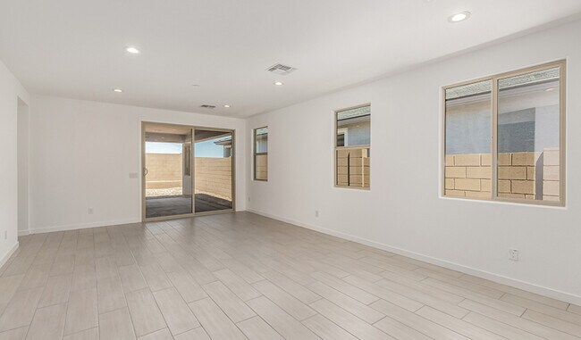 15808 W Vogel Ave, Goodyear, AZ 85338 - photo 4