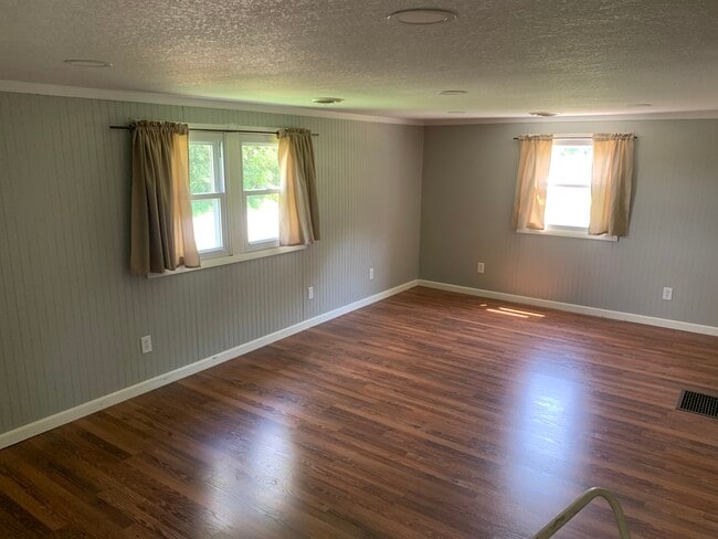 608 Wilson St, Newton, IL 62448 - photo 5