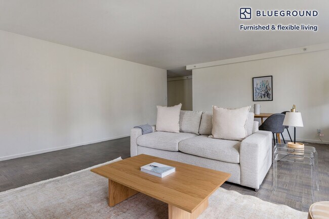 770 Boylston St unit FL5-ID1035, Boston, MA 02199 - photo 2