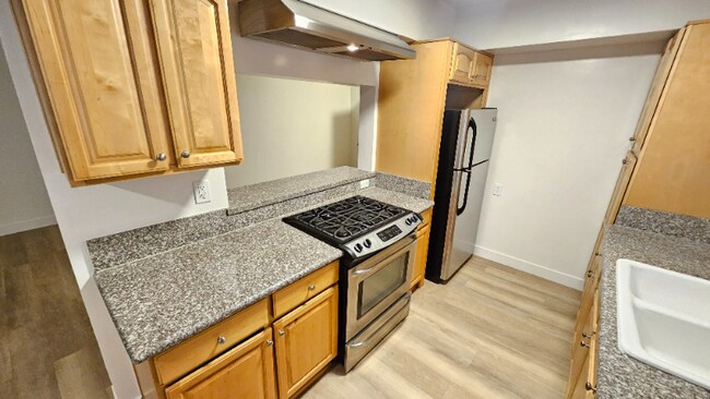 1130 N Fuller Ave unit 6, West Hollywood, CA 90046 - photo 6