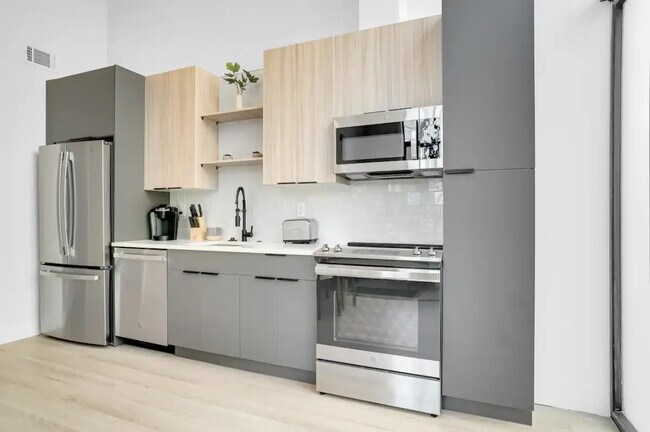 1203 Wharton St unit 34, Philadelphia, PA 19147 - photo 3