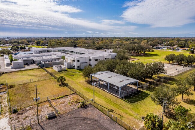 Lynch elementary school is rated a B- on Niche.