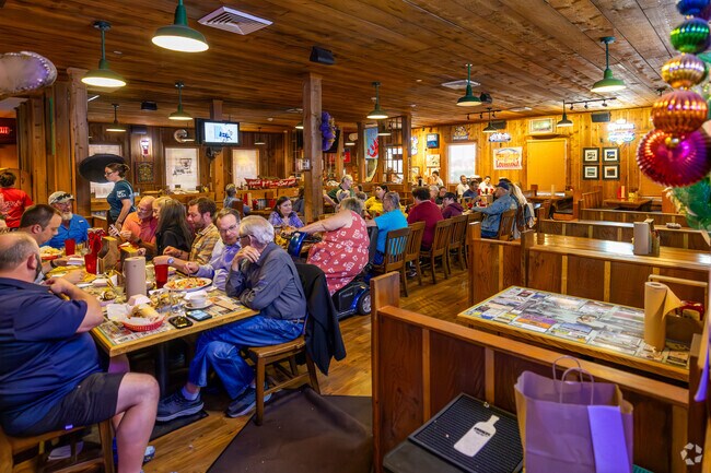 Sugar Mill locals looking for a great seafood boil can head to Big Al's Seafood Restaurant.