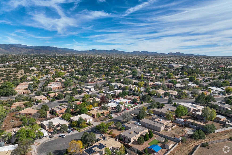 Pueblos de Rodeo Road